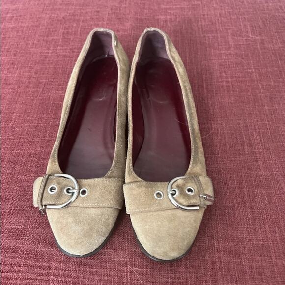 Coach Breanna Light Brown Camel Suede Ballet Flats With Buckle Size 7.5B - Picture 1 of 7